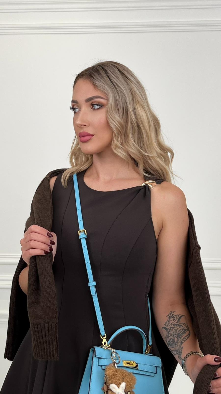 Short flared sleeveless dress in Chocolate Brown - Image 4