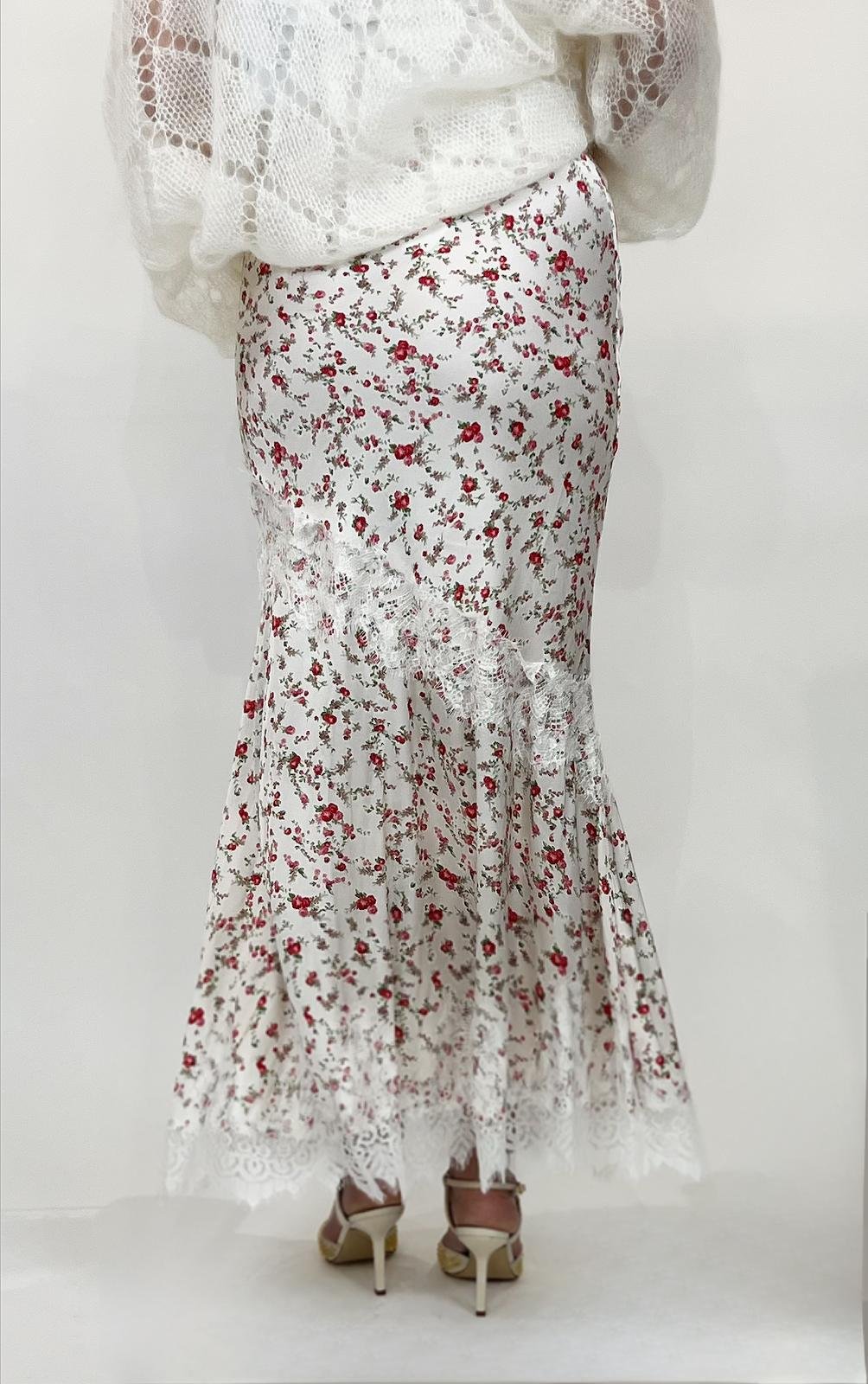 Red floral print satin maxi skirt - Image 2