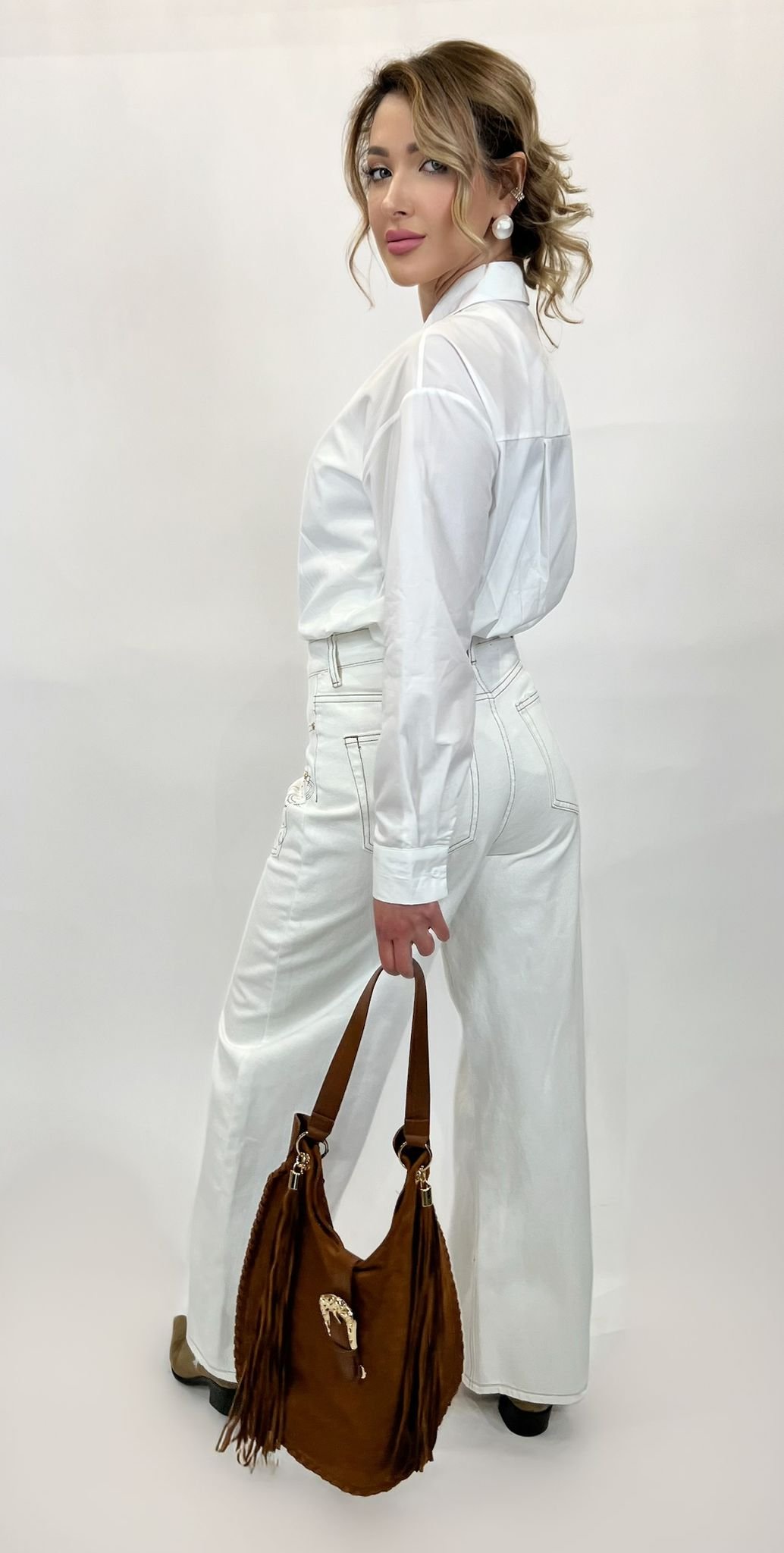 Embroidered denim Jeans in White - Image 2